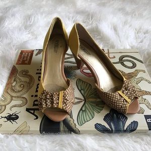 SEYCHELLES YELLOW LINEN‎ PEEP TOE HEELS